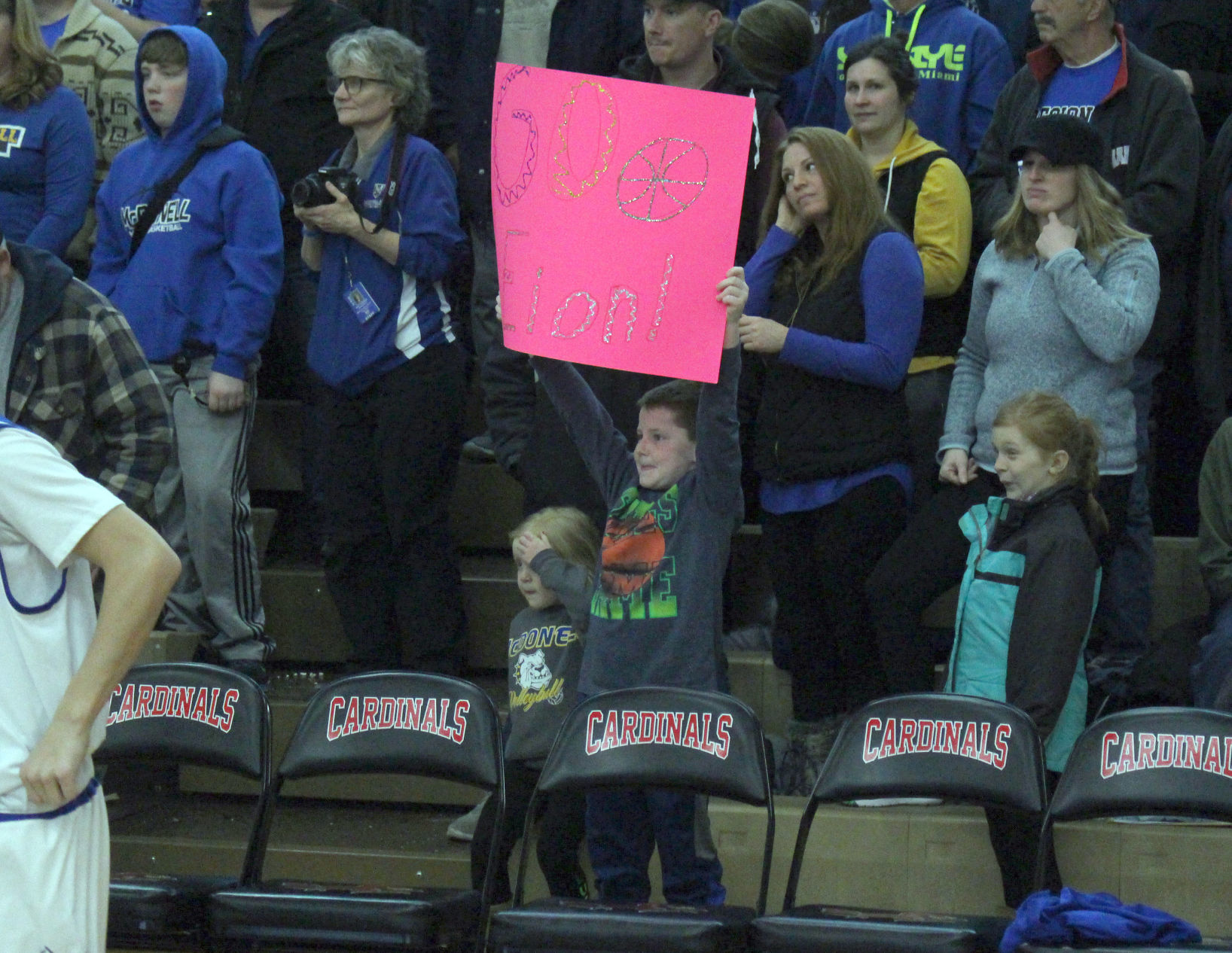 McDonell boys basketball vs Luck at Chi-Hi 3-9-19